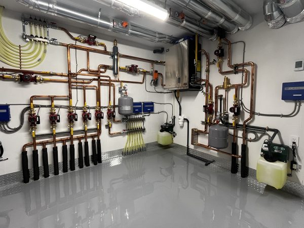 Système de plancher chauffant avec fonte de neige résidentiel au gaz propane